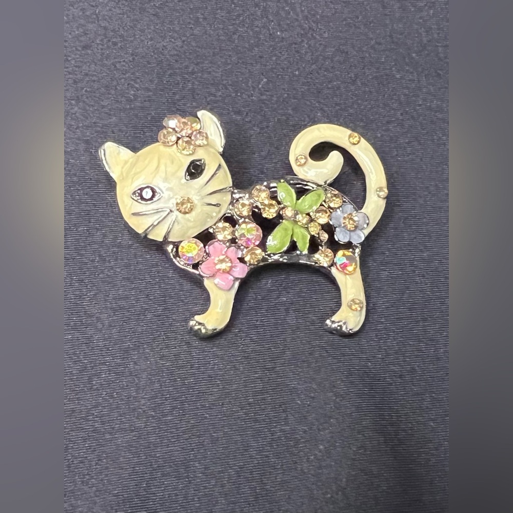 Vintage Rhinestone Enamel Cat Brooch / Pin with Floral Gemstone Accents - Picture 2 of 5